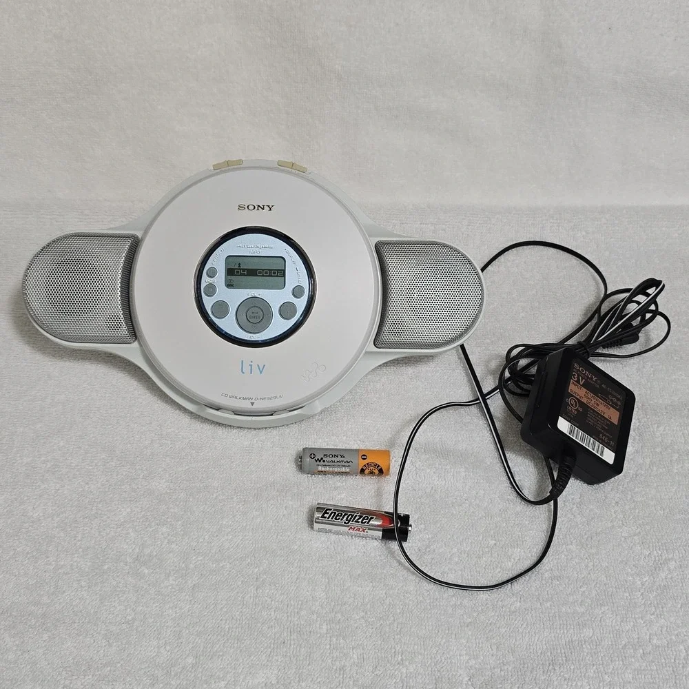 Sony‎ CD Walkman Disc Mp3 D-NE329LIV & Speaker Stand BCA-DNE320S Bundle Vintage